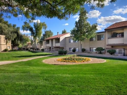 Eden Apartments Tempe Exterior and Clubhouse