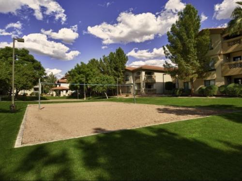 The Palms on Scottsdale Exterior and Clubhouse