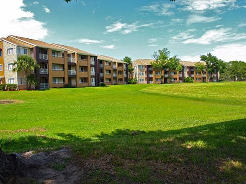 The Park at Sutton Place Winter Park Exterior and Clubhouse