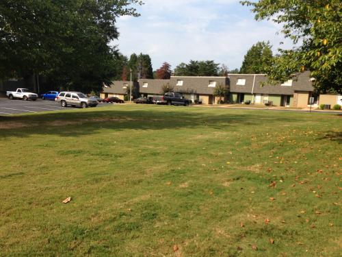 College Glen Athens Exterior and Clubhouse