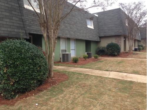 College Glen Athens Exterior and Clubhouse