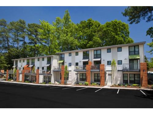 Ansley Forest Apartments Atlanta Exterior and Clubhouse