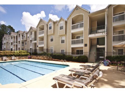 Sloan Square Atlanta Exterior and Clubhouse